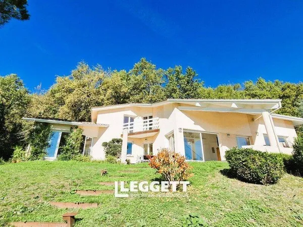 Maison 7 pièces 202 m²