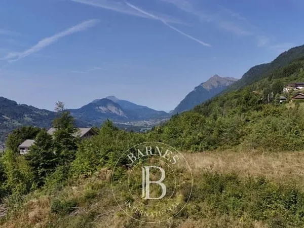 BARNES SAINT-GERVAIS - VERCHAIX - TERRAIN CONSTRUCTIBLE 960 m² - EMPLACEMENT RARE