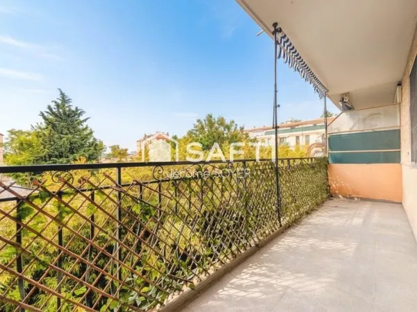 APPARTEMEMENT T3 79 m² AVEC BALCON