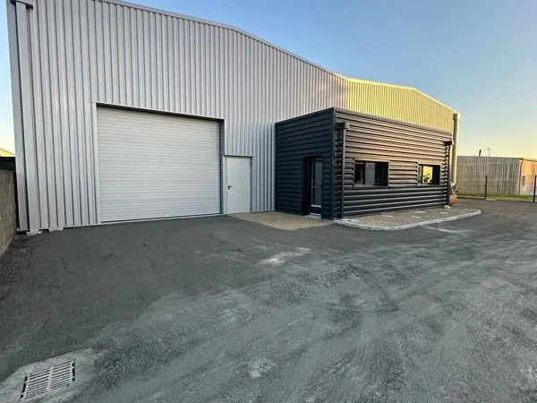 Local professionnel 250 m2