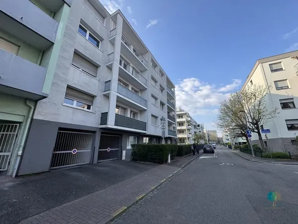 Place de parking au NEUDORF !