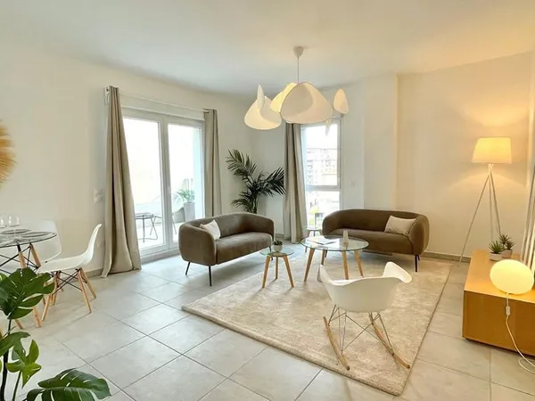 RETOUR EN VENTE - A VISITER - Grand T3 de 75 m2 avec terrasse - Marseille 6ème