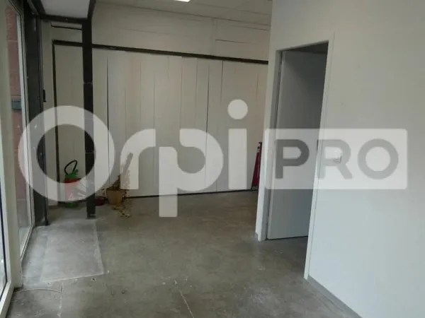 Local commercial 83 m²