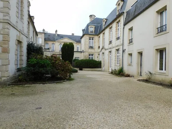 15 Bis Rue Général de Dais F2 au 2ème étage