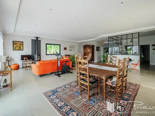 Maison contemporaine T5 de plain-pied avec piscine proche Albi