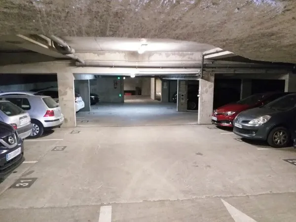 Parking 12 m²