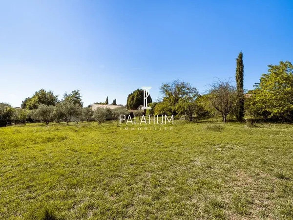 Terrain constructible - 2278 m² - Centre-ville de Manosque