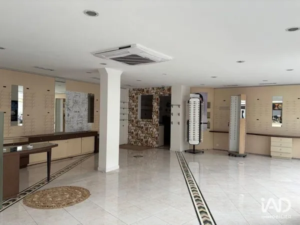 Local commercial 82 m²