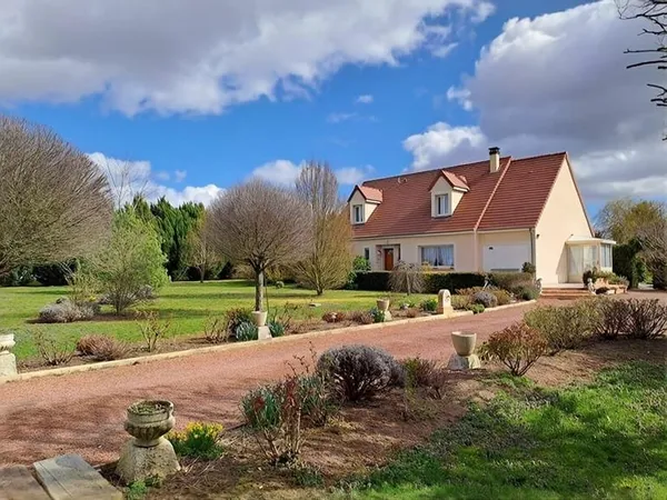 Maison Arcay 173m2 avec véranda