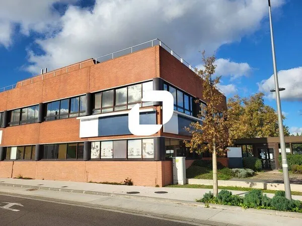 Bureaux 714 m²