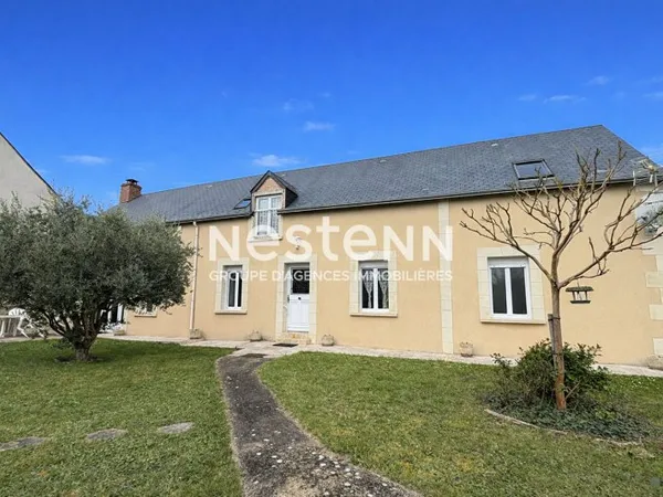 Belle maison spacieuse de 174 m² comprenant 6 chambres avec garage et piscine à vendre à Montval sur
