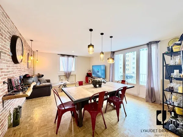 Appartement Roanne 3 pièces- 68.13 m2 - Garage et Balcon