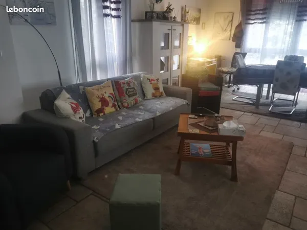 Loue chambre meublée pour colocation
