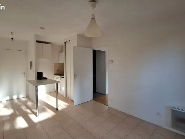 Particulier loue appartement 2 pièces quartier Saint-Cyprien - Cartoucherie