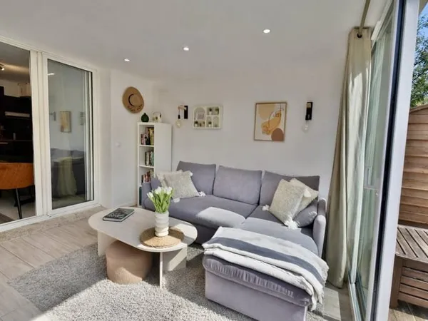 Appartement 3 pièces refait à neuf avec terrasse et jardin entre mer et golf