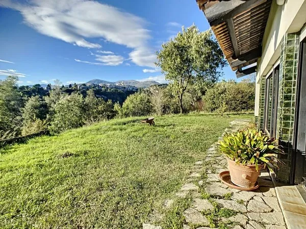 EXCLUSIVITÉ : Terrain d'Exception à Saint‑Paul‑de‑Vence (06)