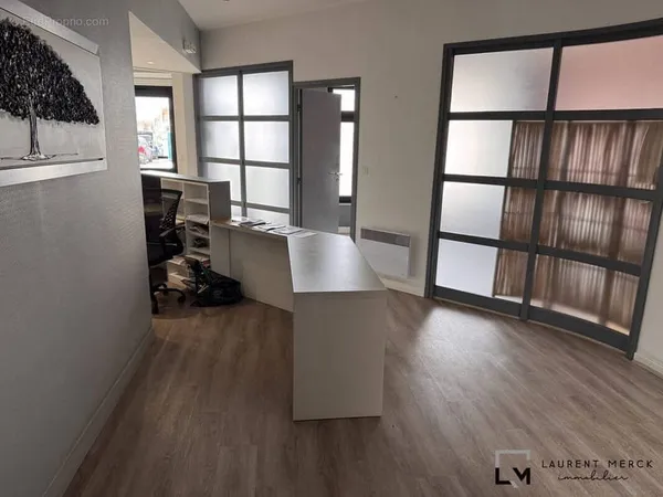 Local professionnel 117 m²