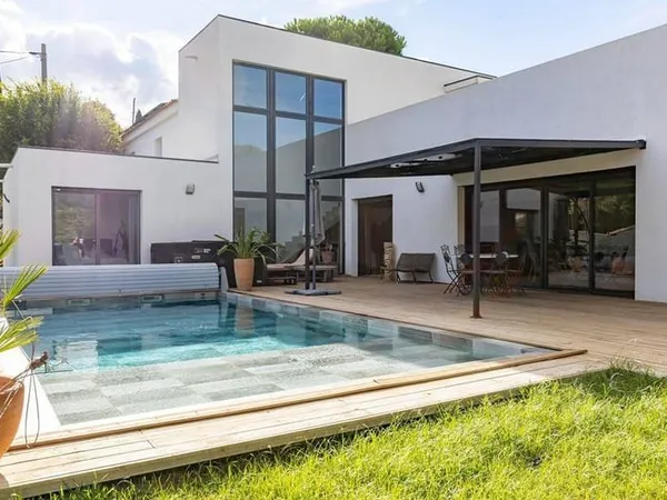 Maison 6 pièces 271 m²
