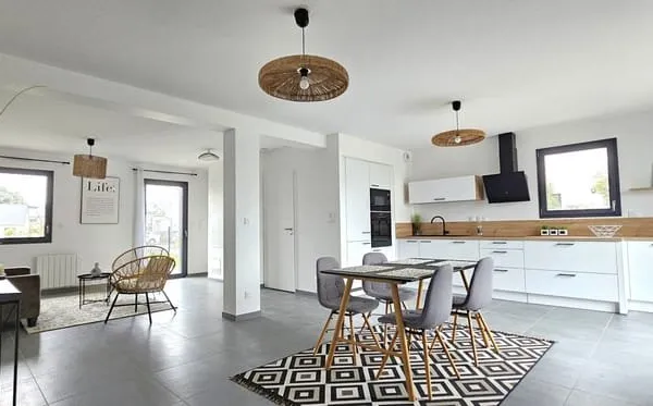 Maison Sucé Sur Erdre, trois chambres, aux belles prestations.