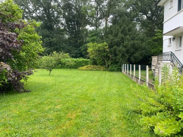 Terrain 550 m²