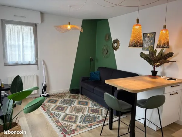 Studio refait, centre Rennes, 22M2