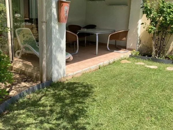 Beaumes de Venise : jolie villa meublée dans une petite copropriété avec piscine et jardin