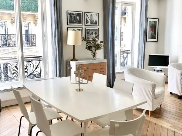 Batignolles - Rue Legendre - Appartement meublé 2 pièces de 51 m² - 3e étage avec ascenseur