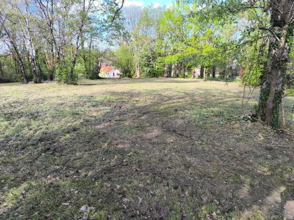 Terrain en individuel 584 m²