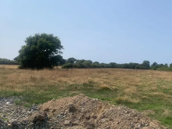 Terrain 345 m²