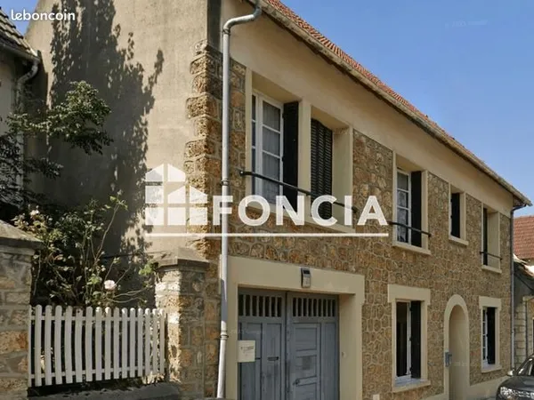 À VENDRE - MASSY (Quartier Vieux Villaine) - Ensemble immobilier avec fort potentiel