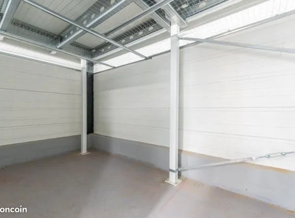 Garage/box 10 m² Cranves Sales