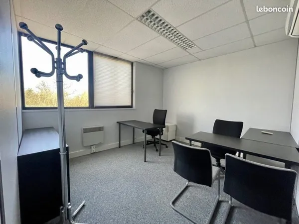 Bureau de 14m2 + place de parking