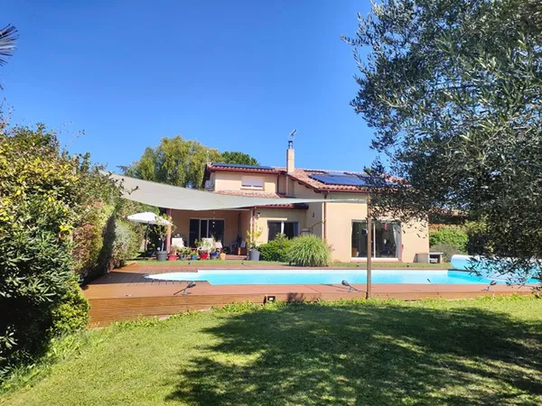 Lapeyrouse-Fossat, superbe villa 196M2, dpe A, avec parc et piscine.