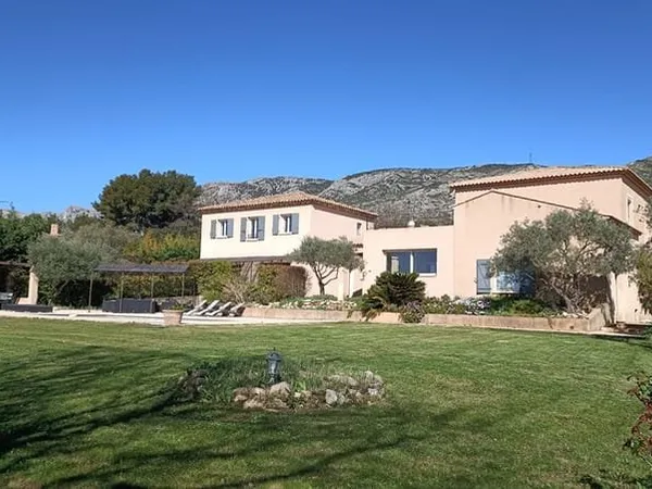 A Vendre Belle Propriété 10 pièce(s) 310 m2 Terrain 2235 m²