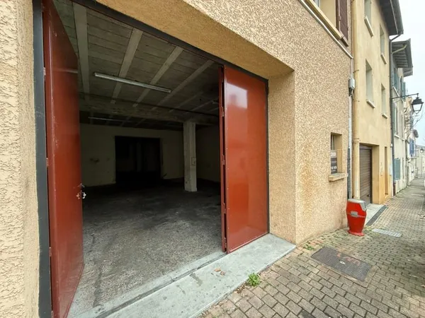 Local de stationnement et de stockage