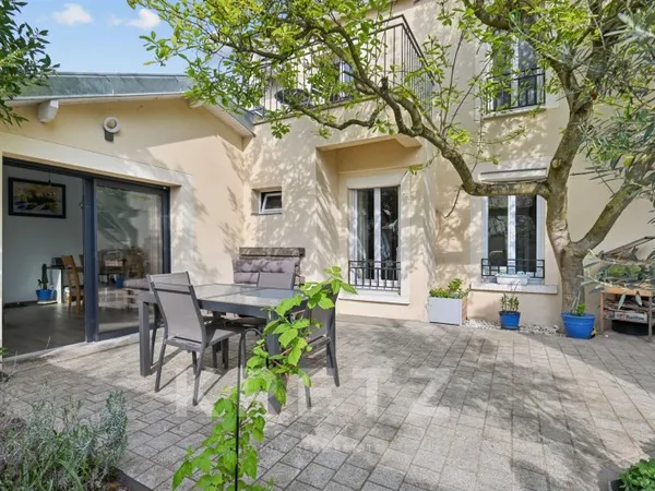 Maison familiale rénovée avec terrasses