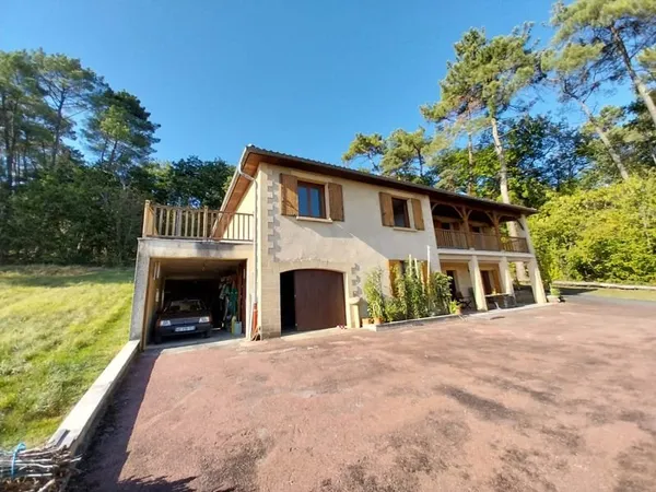 Grande maison à vendre à Chancelade !