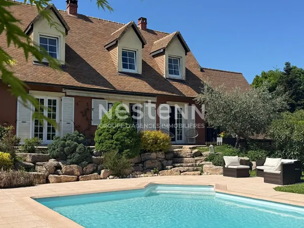 Ecully Maison de charme de 150m2 avec jardin et piscine