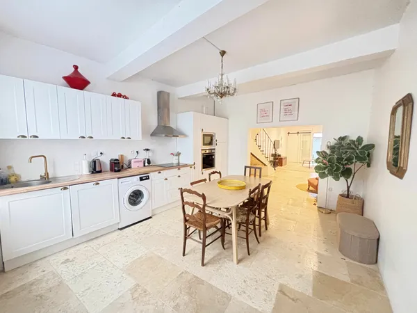 Magnifique maison en pierres T5 avec patio