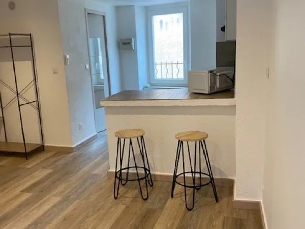 Studio meublé —gardanne—entièrement rénové