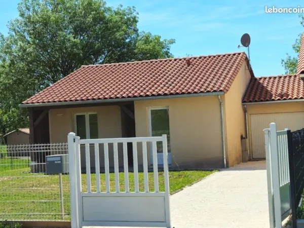 MAISON plain-pied avec 2 chambres, JARDIN et GARAGE, à proximité de RIBERAC