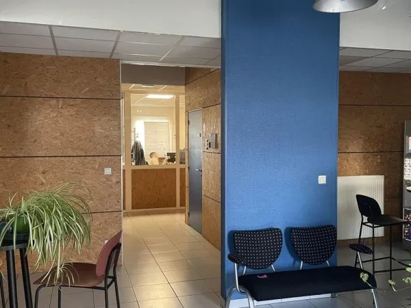 Local professionnel 1385 m²