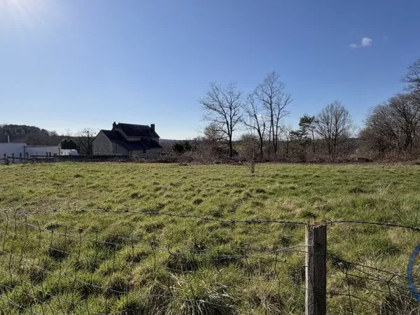 Le calme absolu de Saint-Benoît : 1 173 m2 de nature prêts à