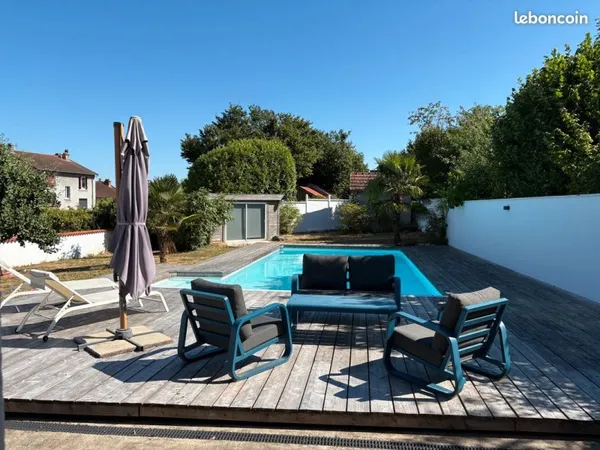 Secteur ouest, maison de ville avec piscine et jardin