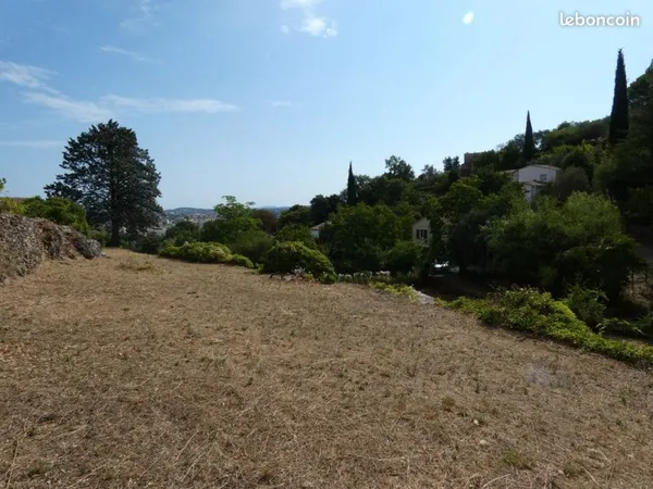 Terrain 1300 m² Alès