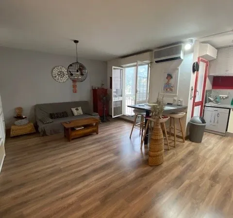 T3 meublé avec loggia et parking en sous-sol 1er étage