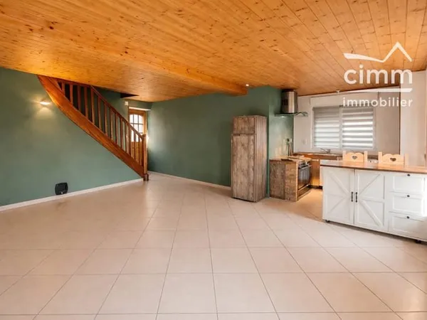 ROYBON (38940) - Maison de village entièrement rénovée avec