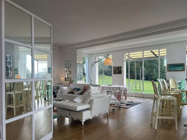 MAISON D'EXCEPTION - SEDAN