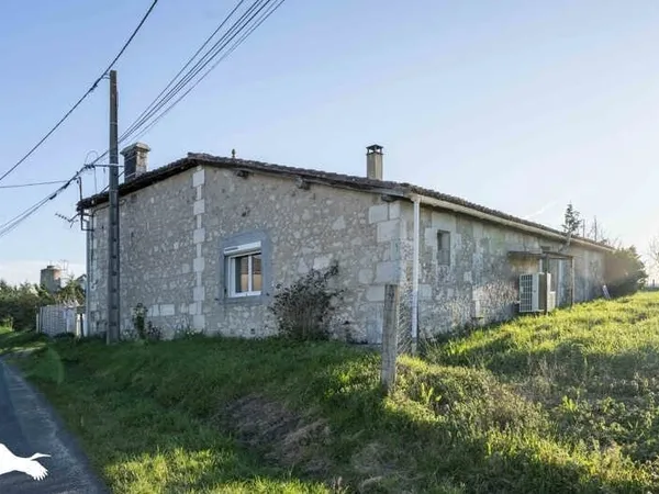 Maison en pierre de 4 pièces principales