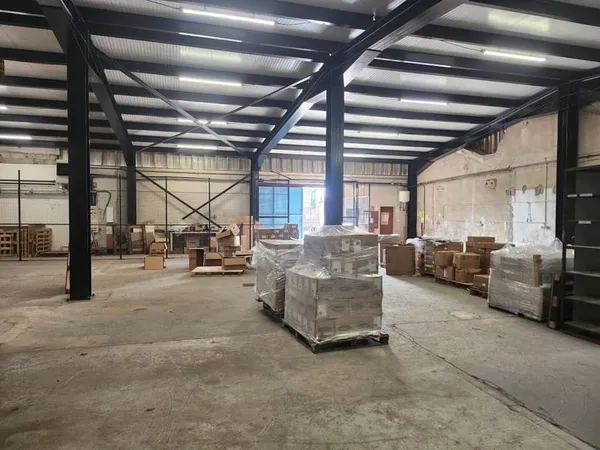 Local d'activité 325 m²